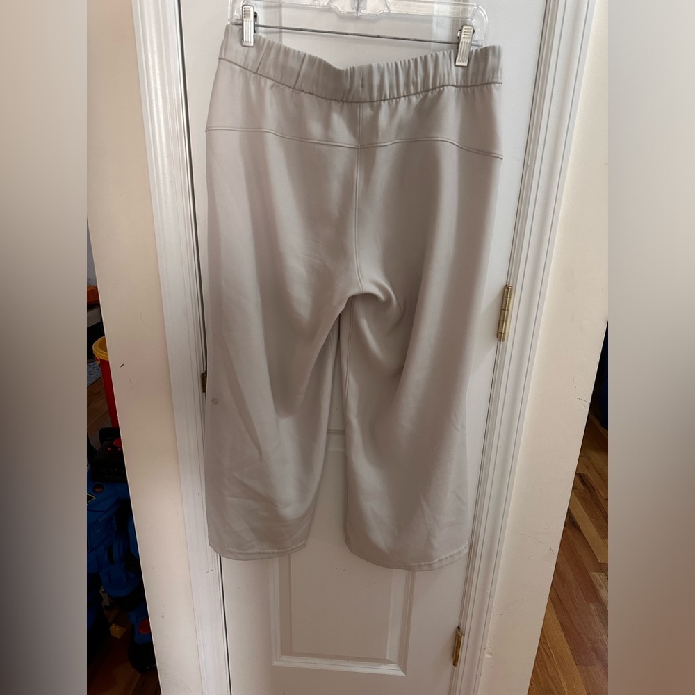 LULULEMON ON THE FLY CROP WIDE LEG - Picture 2 of 4